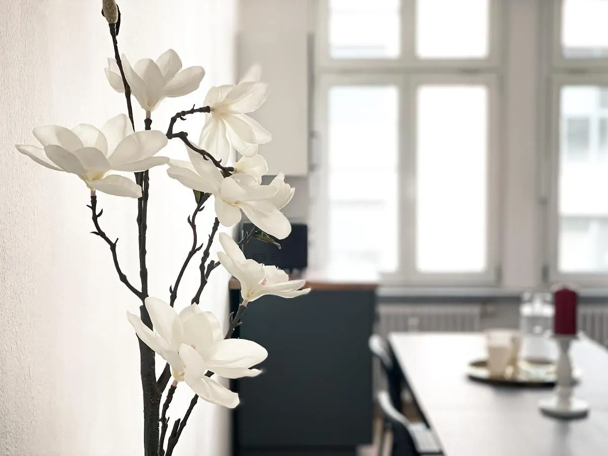 Zentrale Ferienwohnung Mit Parkplatz, 2 Schlafzimmern, Kueche, Waschmaschine & Balkon Leipzig