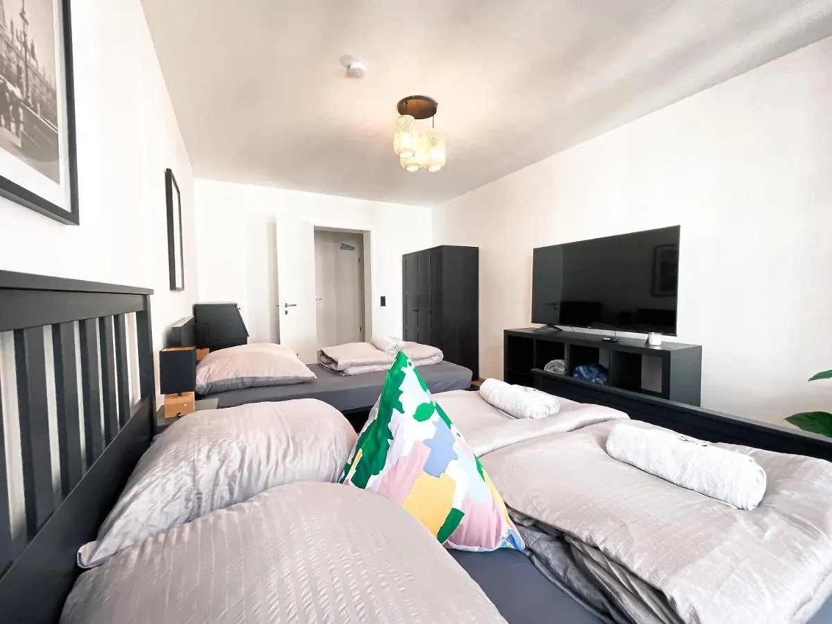 Apartment Zentrale Ferienwohnung Mit Parkplatz, 2 Schlafzimmern, Kueche, Waschmaschine & Balkon Leipzig Deutschland